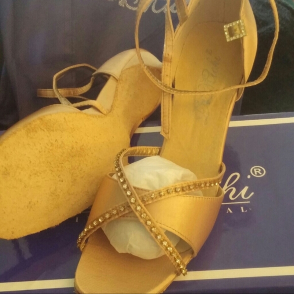 🔥PRO BALLROOM,TANGO, BELLYDANCE,WEDDING - Picture 2 of 5